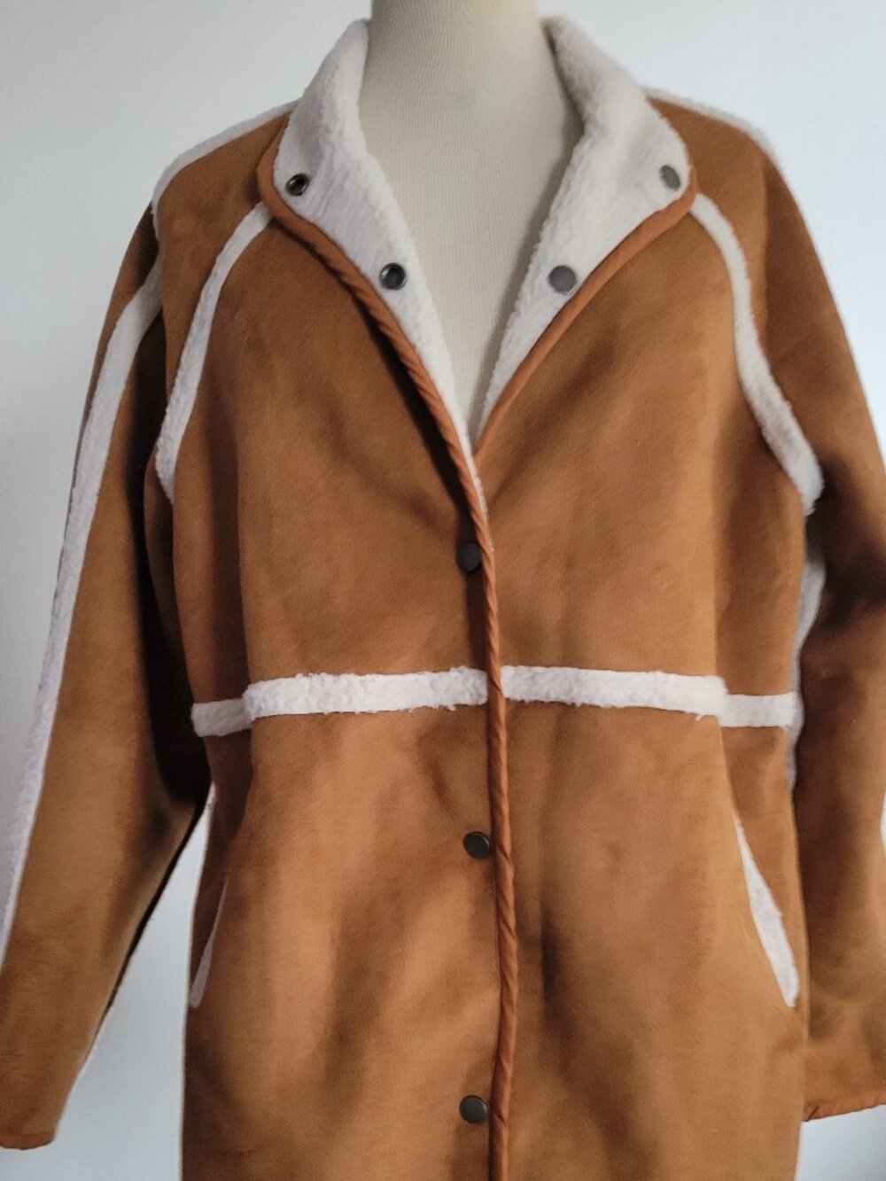 Me Jane Reversible Faux Fur Jacket – Camel & Ivory – Size M – NWT